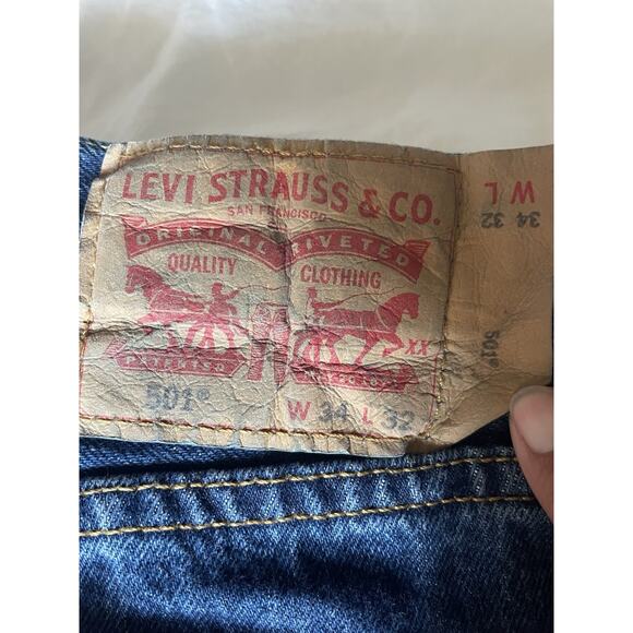 Levi's Men's 501 Original Fit Straight Leg Button Fly Jeans 34x32 - Picture 2 of 8